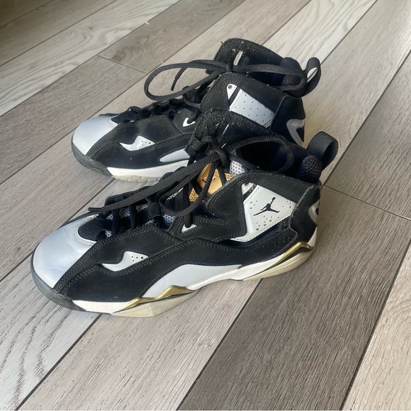 Jordan Kids Black and White Sneakers with Gold Accents - Picture 2 of 7